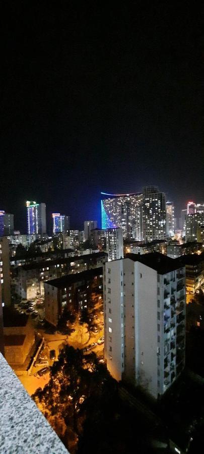 Lilia Appartamento Batumi Esterno foto