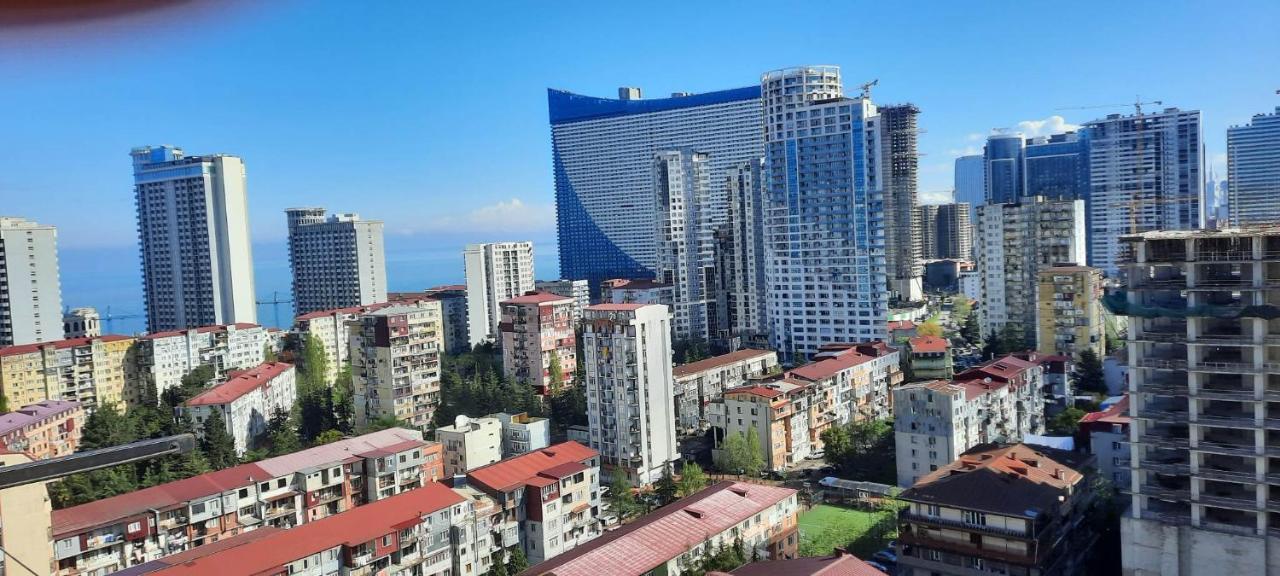 Lilia Appartamento Batumi Esterno foto