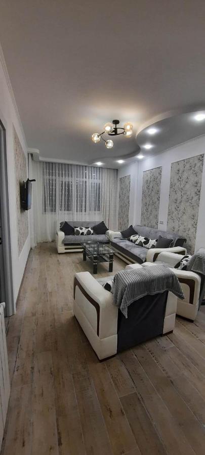 Lilia Appartamento Batumi Esterno foto