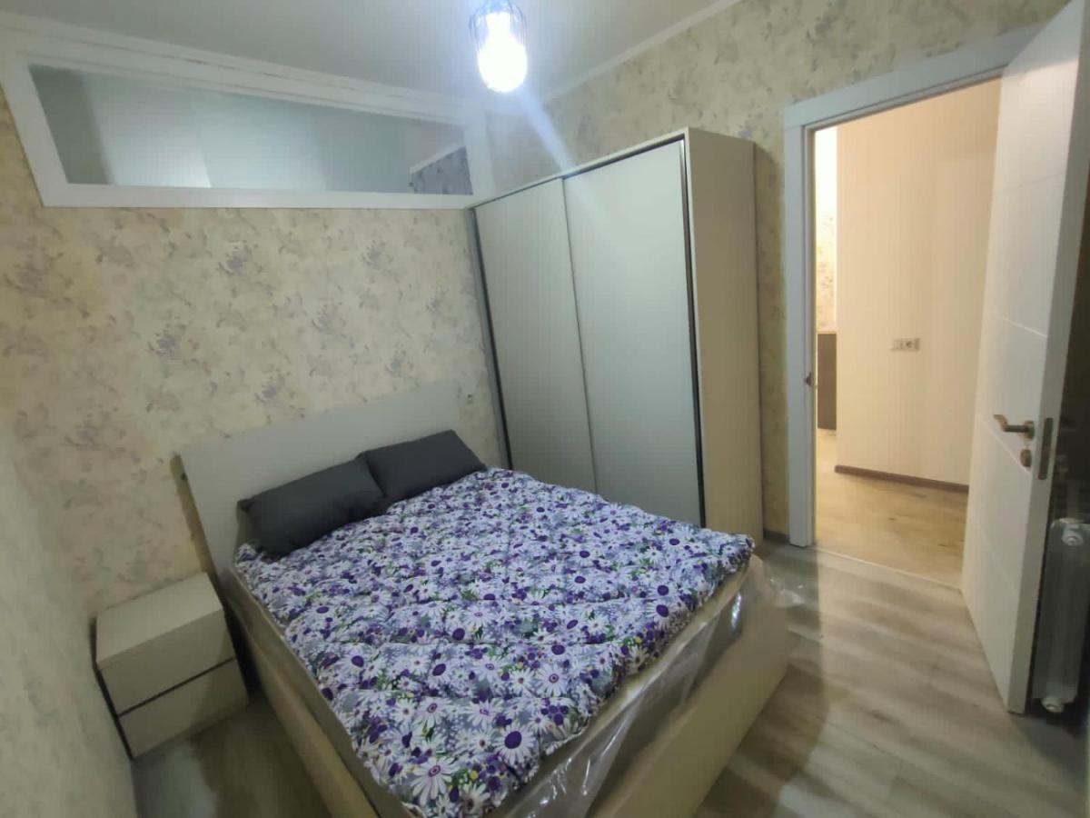 Lilia Appartamento Batumi Esterno foto